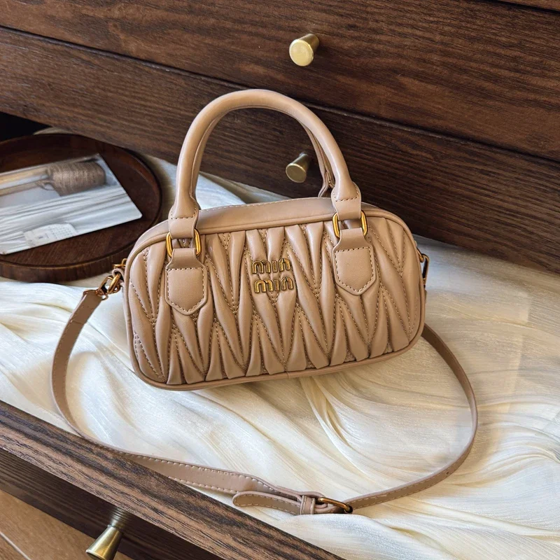 Luxury Lifestyle For Women - Women Luxury High End Leather Elegant
