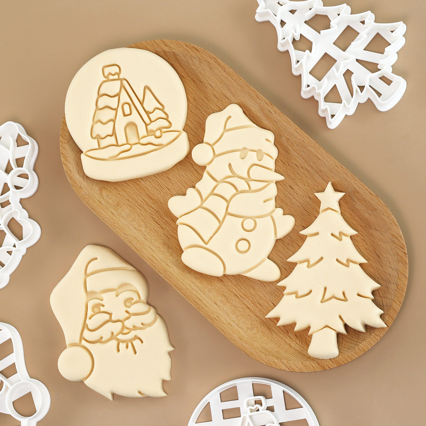 Crystal Ball Decor - 4 Pcs Christmas Cookie Cutter Santa