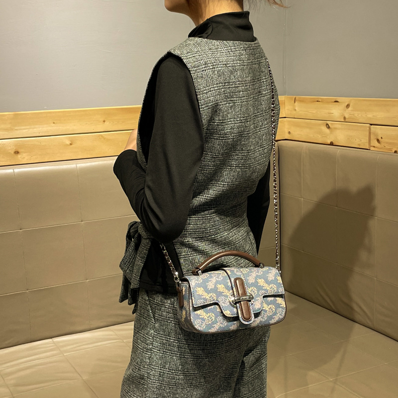Luxury Hands-Free Designer Dia - Luxury Lifestyle For Women recension och pris