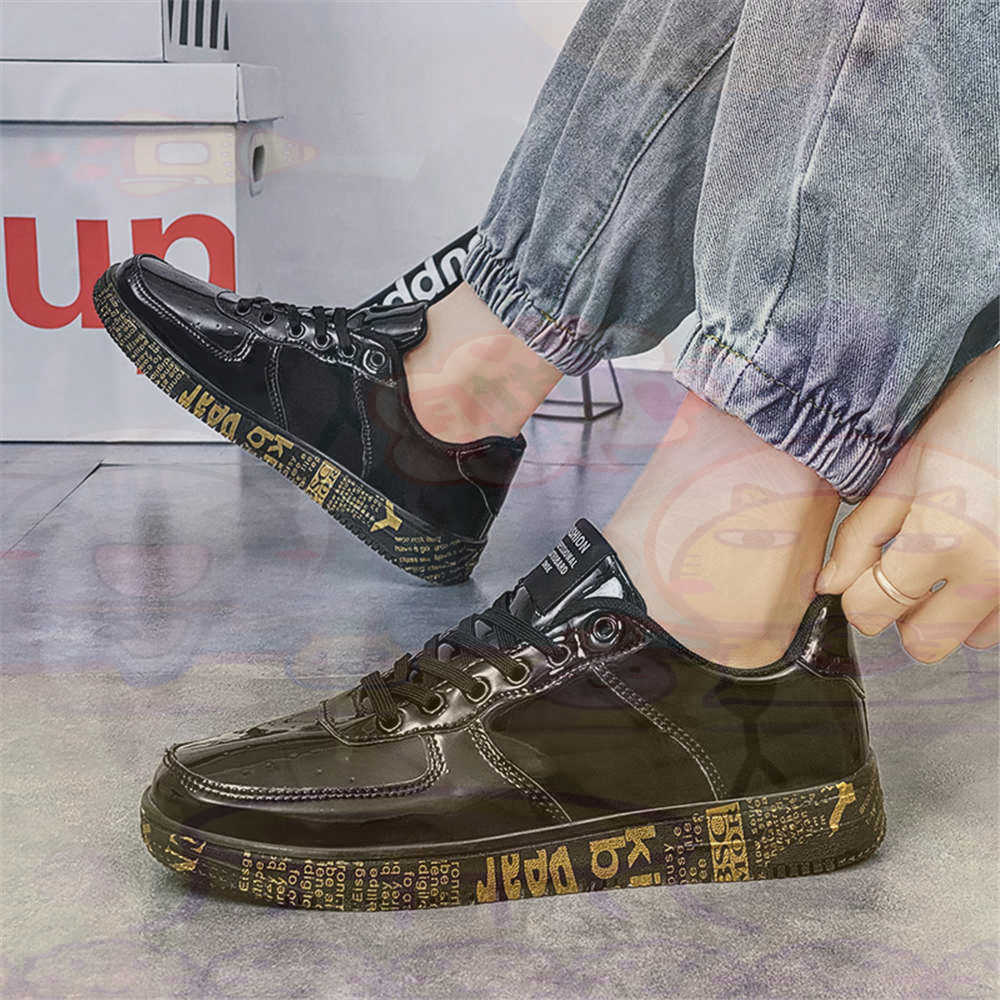 Round Foot Size 45 Sneakers Wh - Luxury Lifestyle Names recension och pris